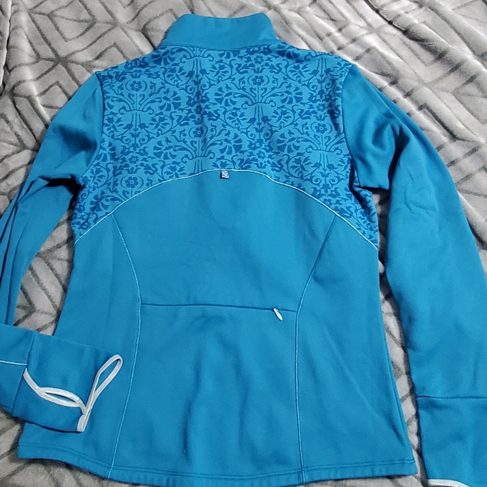 Moving Comfort pullover - Picture 2 of 2